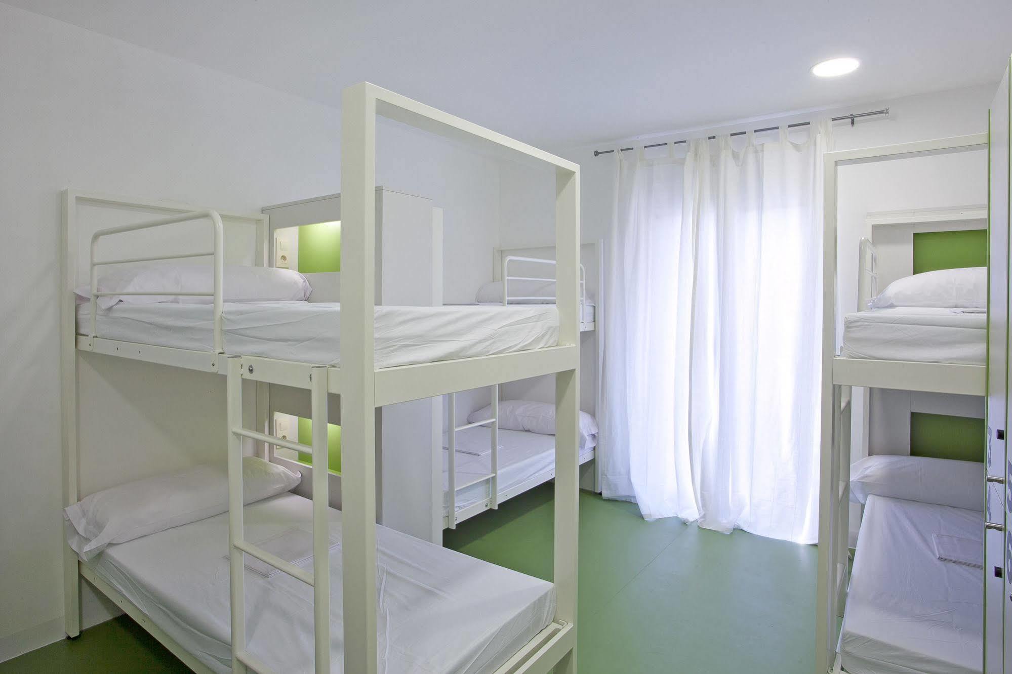 Sant Jordi Hostels Gracia Барселона Екстер'єр фото